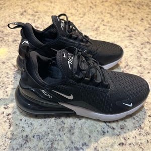 Black Nike Air Max 270